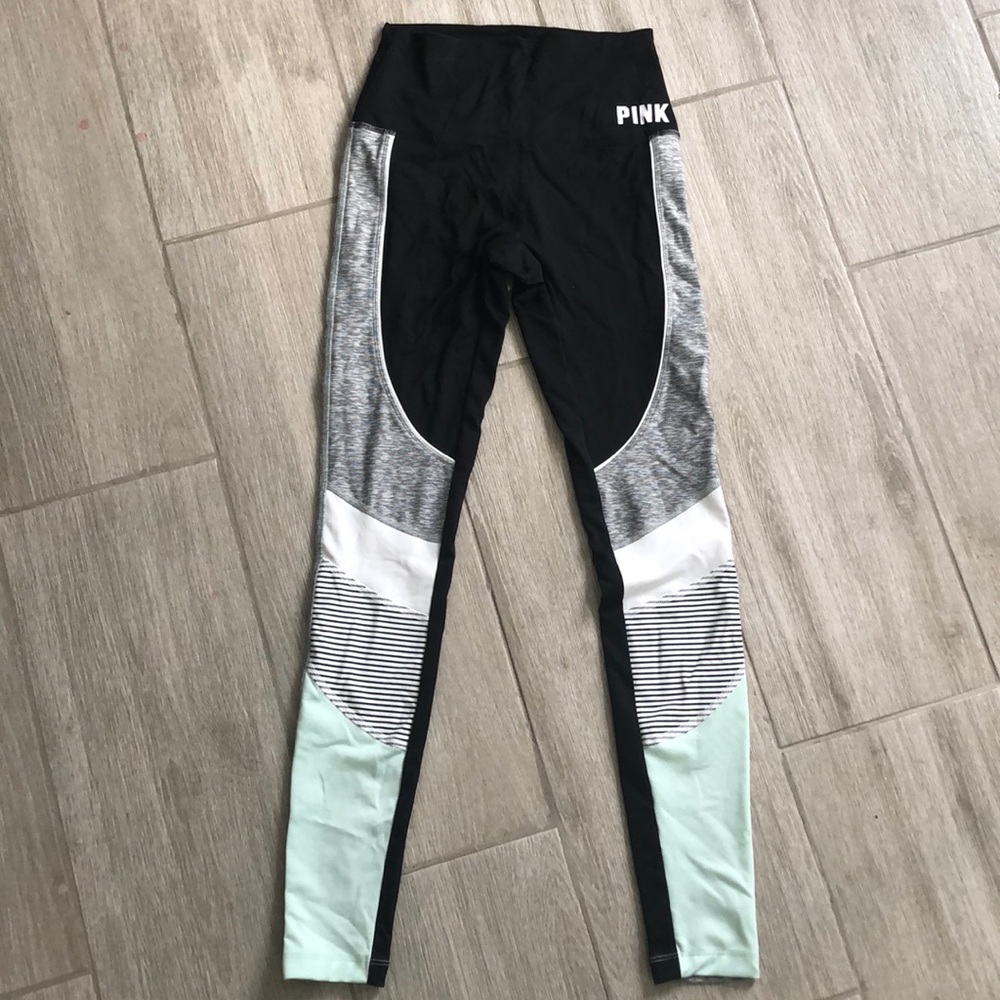 VS Pink Ultimate workout leggings Sixe XS
